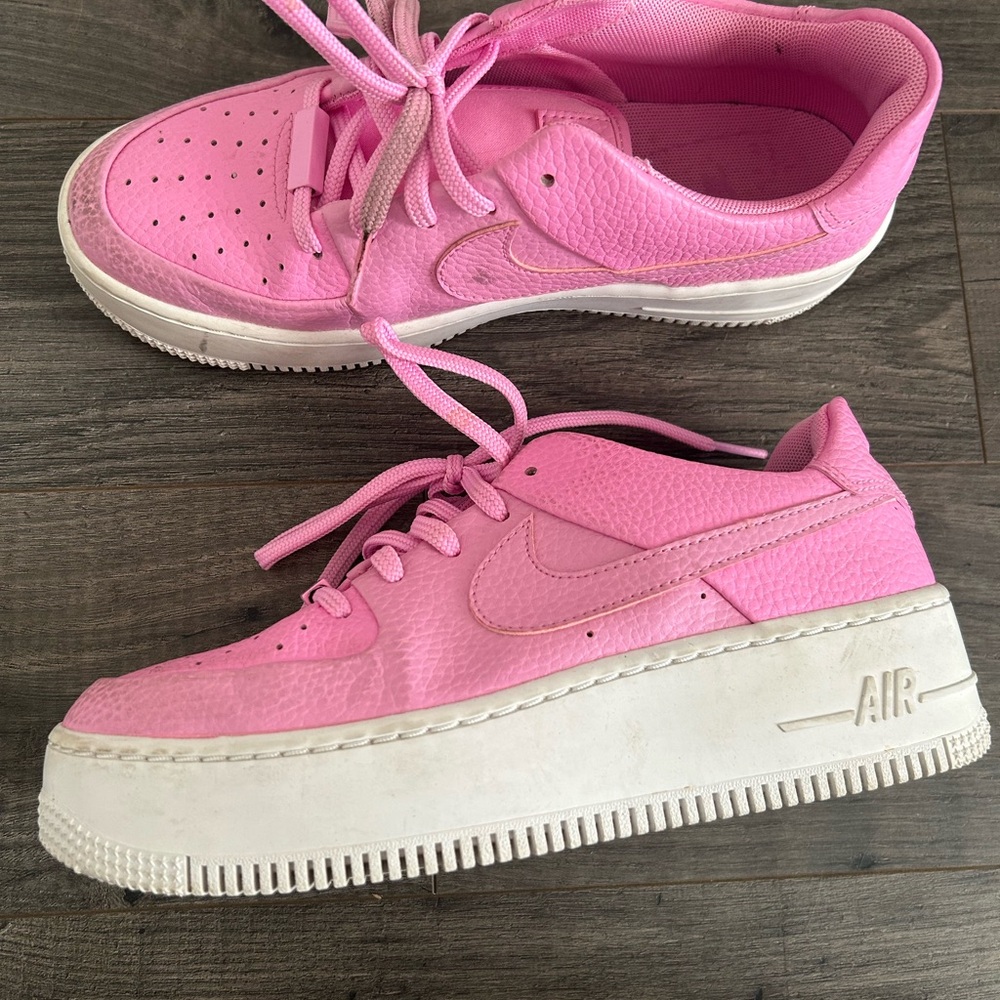 Nike Women's Air Pink Sneakers
